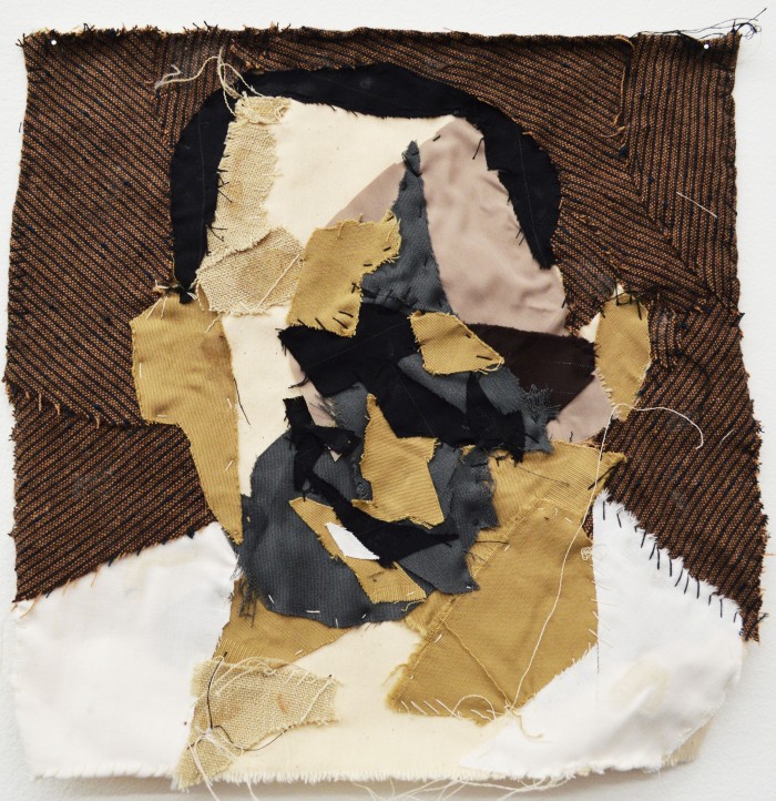 De la serie Primera Guerra: sin nombre un territorio, 2016<br>Telas cosidas a mano<br>30 x 30 cm - y todos los otros - Elián Stolarsky - Museo Nacional de Artes Visuales